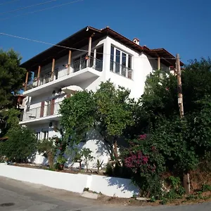 https://koukounari-studios.hotelschalkidiki.net