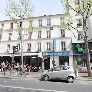 ** Отель Hipotel Gambetta Republique Франция